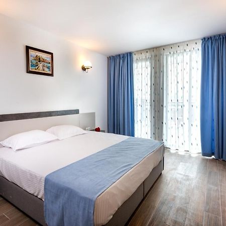Panorama Blue Family Hotel And Free Parking เนเซบาร์ ภายนอก รูปภาพ
