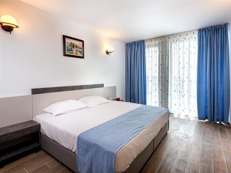 Panorama Blue Family Hotel And Free Parking เนเซบาร์ ภายนอก รูปภาพ