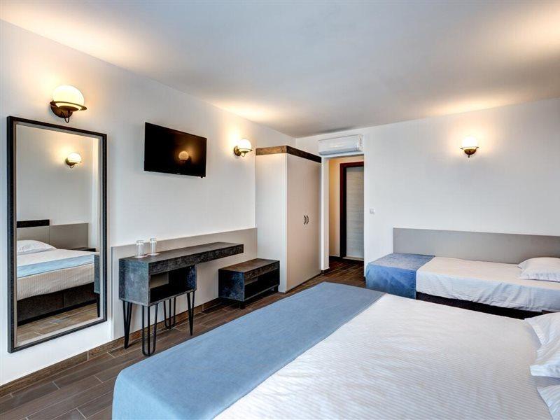 Panorama Blue Family Hotel And Free Parking เนเซบาร์ ภายนอก รูปภาพ