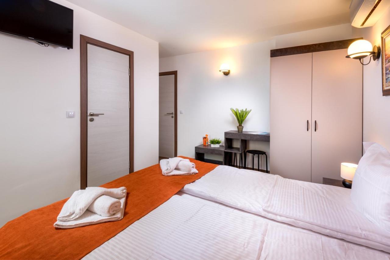 Panorama Blue Family Hotel And Free Parking เนเซบาร์ ภายนอก รูปภาพ