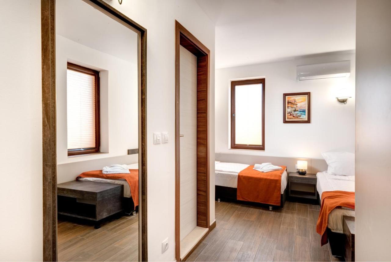 Panorama Blue Family Hotel And Free Parking เนเซบาร์ ภายนอก รูปภาพ